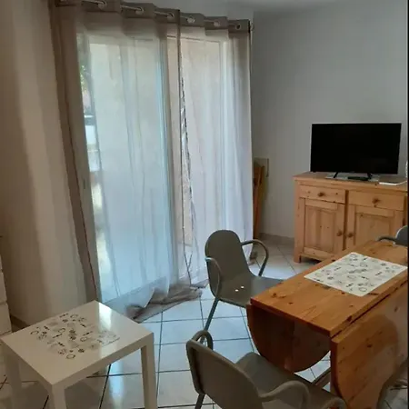 شقة Appartement Confortable à Proximité de la Mer 45 m²