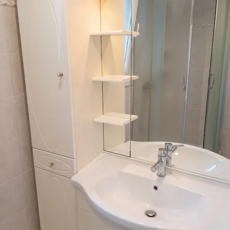 Confortable A Proximite De La 45 M² 아파트