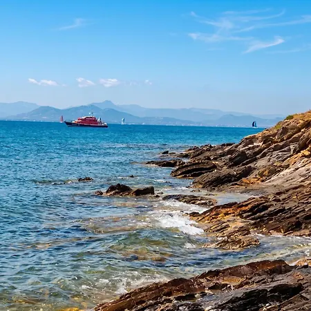 Confortable A Proximite De La 45 M² Hyeres